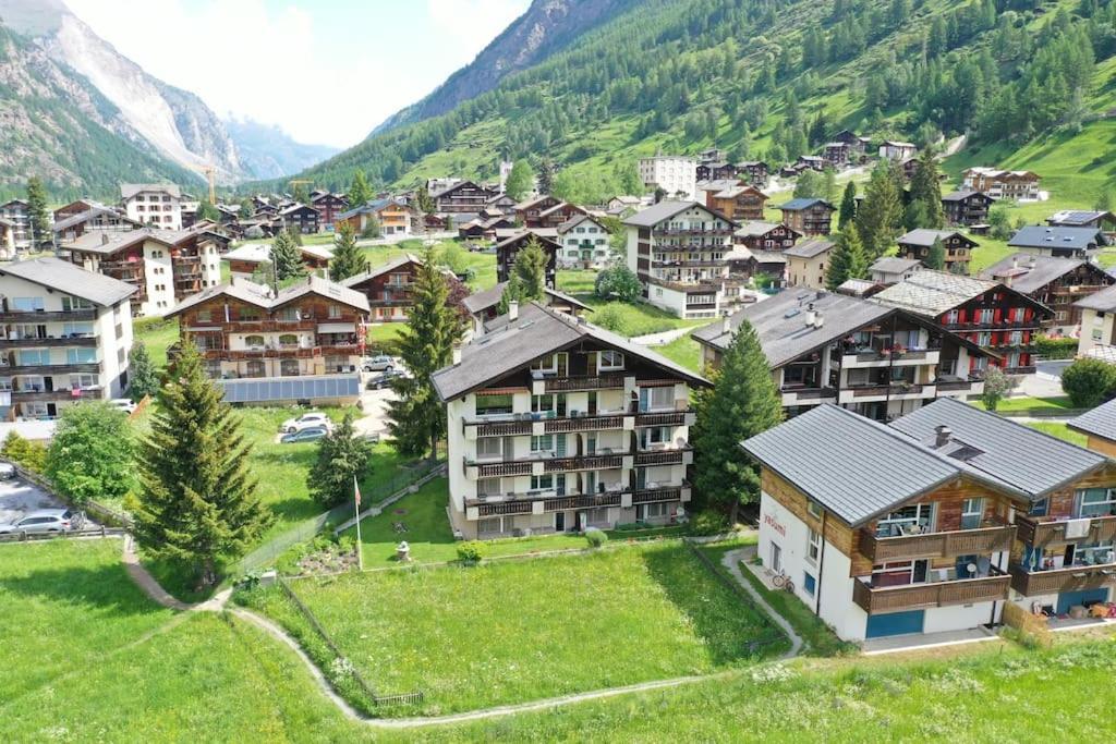 Enjoy The View Apartment Close To Zermatt With Parking Tasch Bagian luar foto