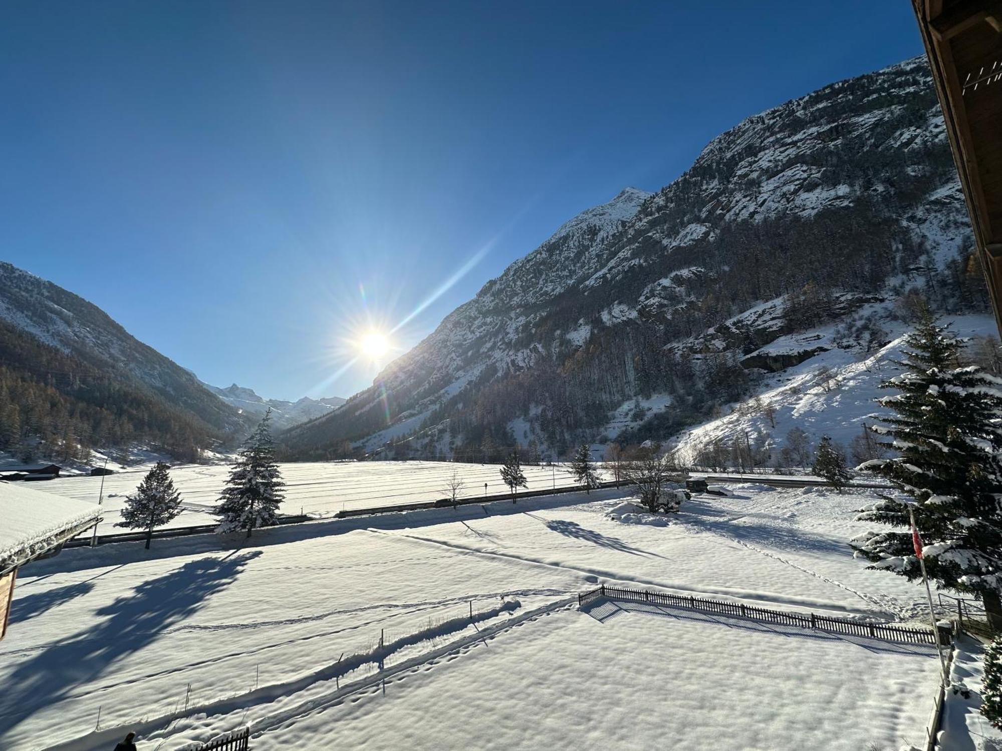 Enjoy The View Apartment Close To Zermatt With Parking Tasch Bagian luar foto